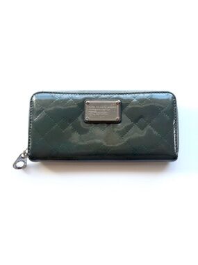 Marc by Marc Jacobs Long Zipped Quilted Wallet Patent Leather Khaki Green